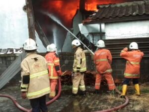 Layanan CC 112 Gratis, Pemkot Surabaya Imbau Warga Tidak Takut Lapor Jika Mengalami Kebakaran
