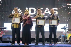 Wali Kota Eri Cahyadi Raih Penghargaan Pemimpin Berdampak dalam Awarding IDEAS 2023