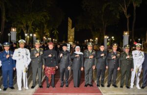 Pimpin Apel Renungan Suci, Gubernur Khofifah Minta Rakyat Jatim Ikut Jaga Kepercayaan Publik Internasional Kepada Indonesia