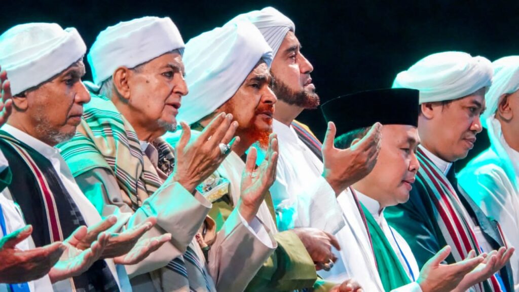 Tabligh Akbar Habib Umar, Gubernur Khofifah Minta Didoakan Masyarakat Jatim Guyub Rukun Bahagia Sejahtera