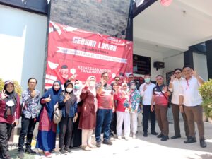 Peringati HUT RI Ke-78, Kejari Tanjung Perak Menggelar Kegiatan Sosial dan Lomba Bersama Masyarakat