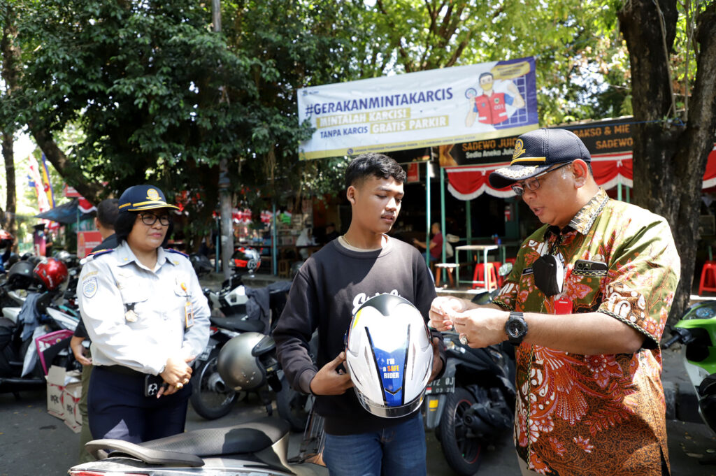 Dishub Surabaya Gelar Sosialisasi Gerakan Minta Karcis Parkir