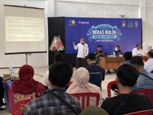 Cegah Penimbunan, Pemkot Surabaya bersama PD Pasar Surya Gelar Sosialisasi Harga Jual Beras Bulog ke Ratusan Pedagang