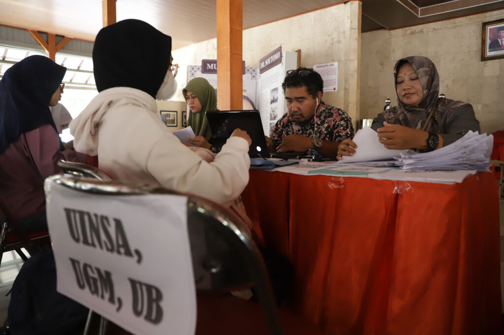 Pemkot Surabaya Umumkan 863 Mahasiswa Lolos Seleksi Beasiswa Pemuda Tangguh