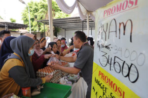 Stabilkan Harga Bahan Pokok, Pemkot Surabaya Gelar Program Gerakan Pangan Murah Sebulan 5 Lokasi