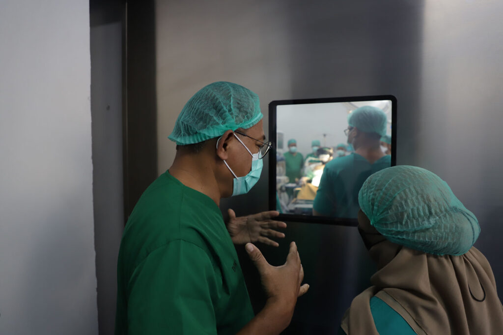 RSUD dr M Soewandhie Live Surgery Bedah Tulang, Tunjukan Teknik Operasi yang Semakin Modern