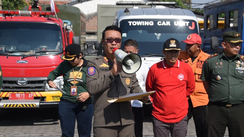 Kedepankan Penertiban Humanis, Satpol PP Surabaya Bantu Warga Pindahan dari Tanah Aset Wonorejo Timur