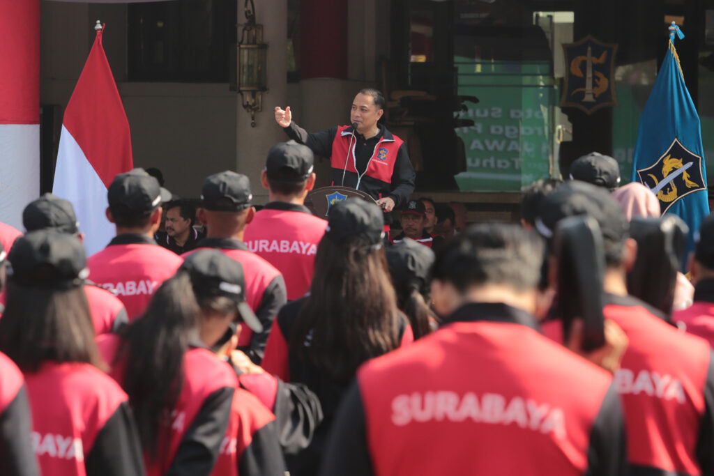 Berangkatkan 958 Atlet ke Porprov Jatim 2023, Wali Kota Eri Cahyadi Targetkan Juara Umum dengan 150 Emas