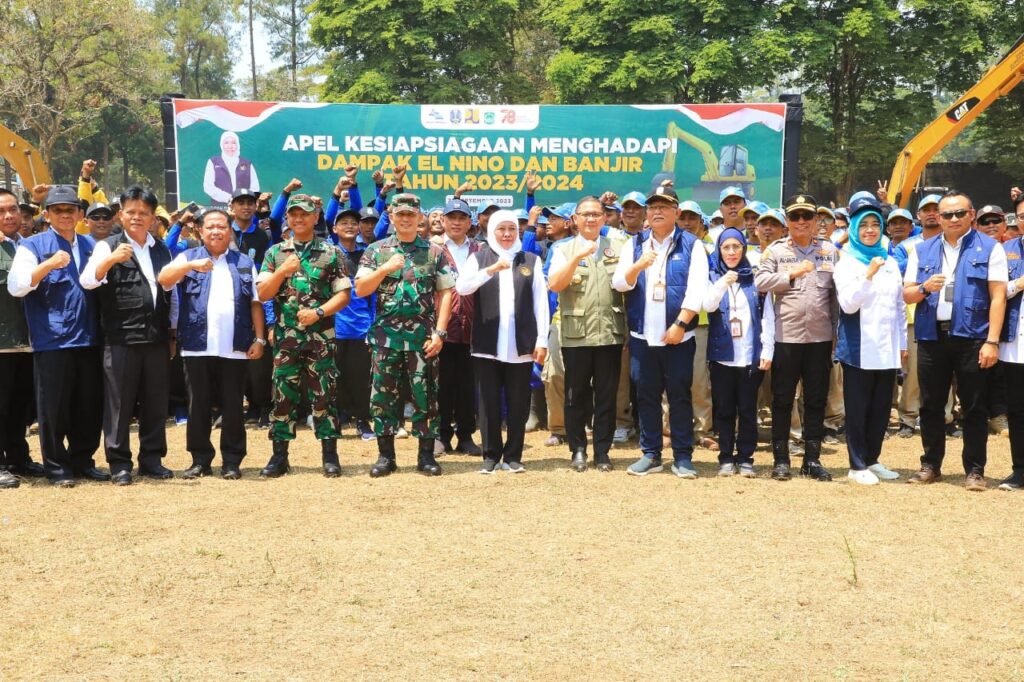 Gubernur Khofifah Pimpin Apel Kesiapsiagaan Hadapi El Nino dan Banjir