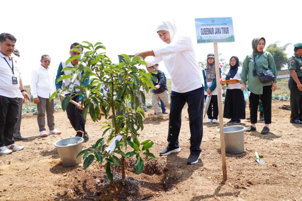 Gubernur Khofifah Ajak Masyarakat Gencar Lakukan 3R dan Jaga Kelestarian Hutan