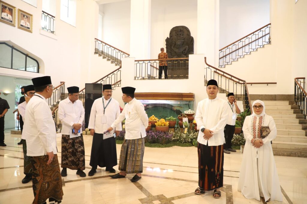 Di Peringatan Hari Santri 2023, Wali Kota Eri Cahyadi Berkomitmen Kembangkan Pondok Pesantren di Surabaya