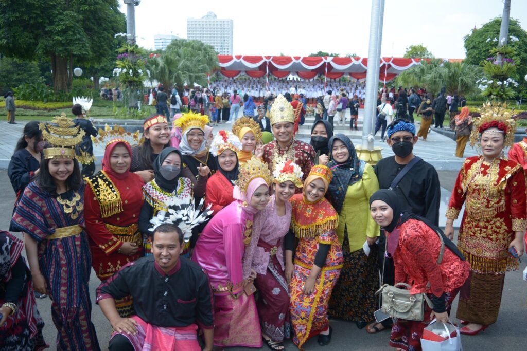 Pemkot Surabaya Undang Warga Ikut Upacara Hari Sumpah Pemuda dengan Memakai Baju Adat