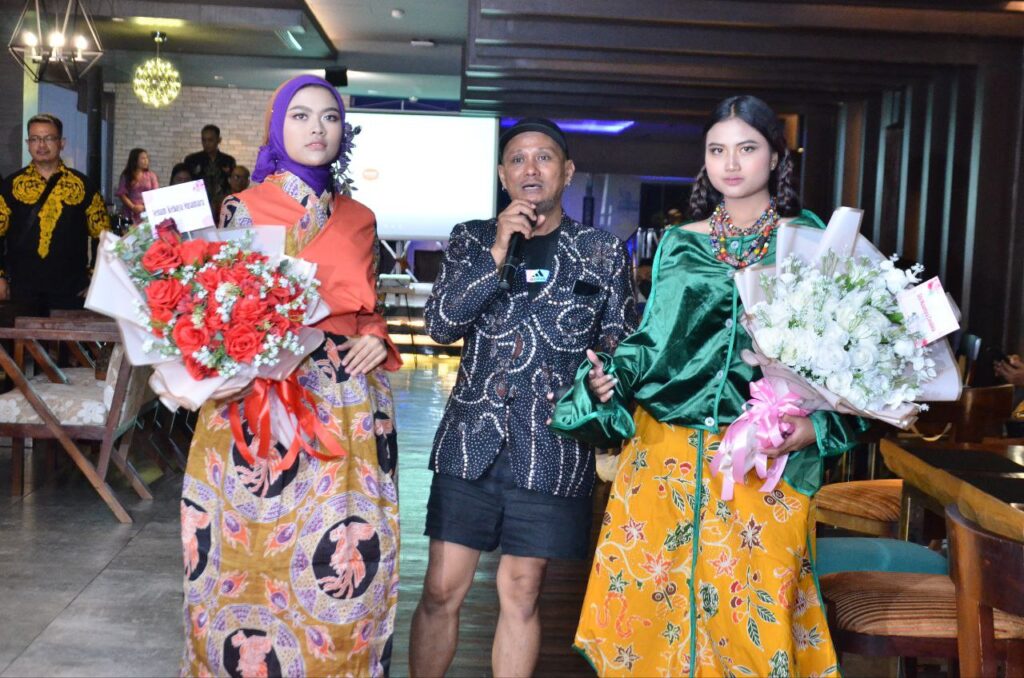 Cerita Batik Dan Kopi Jawa Timur Harris Hotel Surabaya