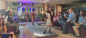 Meaningful Batik Buah Karya Mereka Yang Berkebutuhan Khusus Di Wyndam Hotel Surabaya