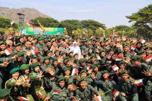 Gubernur Khofifah Hadiri Pembaretan SMA Taruna Jawa Timur