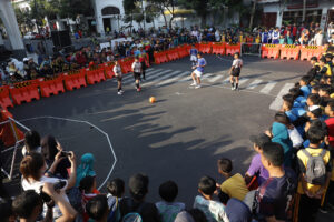 Semarak Piala Dunia U-17, Pemkot Surabaya Gelar Street Soccer di CFD Tunjungan dan Darmo