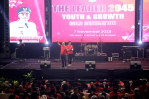 Siapkan Pemimpin Masa Depan, Wali Kota Eri Bakar Semangat Pemuda Surabaya di The Leader 2045