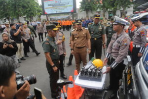 Siaga Hadapi Bencana Hidrometeorologi, Forkopimda Surabaya Gelar Apel Pasukan