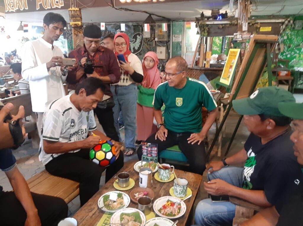 Sambut Piala Dunia U 17, Kedai Ketan Punel Hadirkan Menu Jersey dan Bendera Negara Peserta