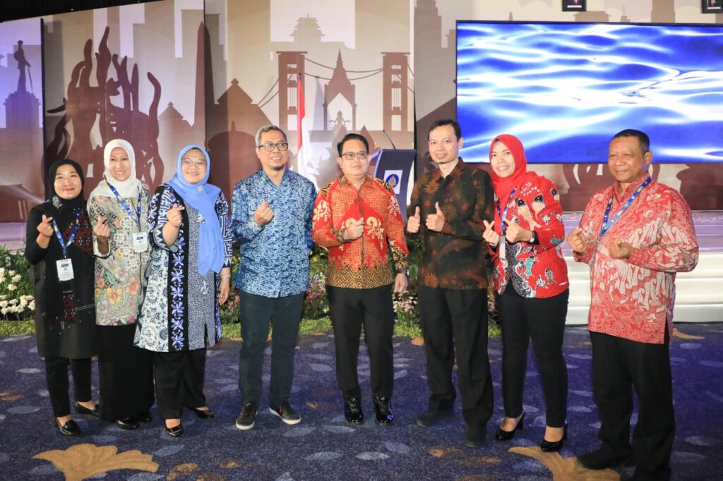 Pemprov Jatim Raih Juara III Kategori Website Dalam AMH