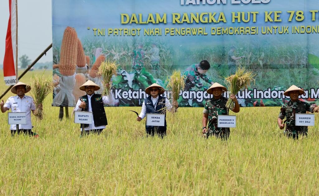 Gernas Ketahanan Pangan Jajaran TNI di Ngawi, Sekdaprov Adhy Sebut Produktivitas Jatim Tahun Ini Justru Meningkat