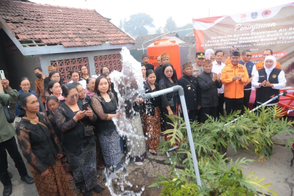 Gubernur Khofifah Resmikan Saluran Pipanisasi Terdampak Karhutla Bromo