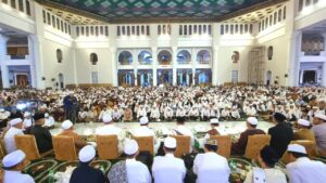 Majelis Jawa Timur Bermunajat, Gubernur Khofifah Ajak Jamaah Bersyukur dan Doakan Indonesia Aman, Damai Penuh Berkah