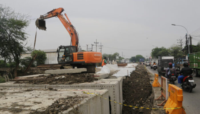 Pemkot Surabaya Lanjutkan Pengerjaan Box Culvert Jalan Raya Babat Jerawat-Benowo Tahun 2024