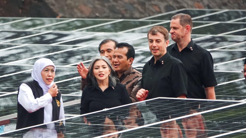 Gubernur Khofifah Resmikan 10.550 Panel Surya PT HM Sampoerna