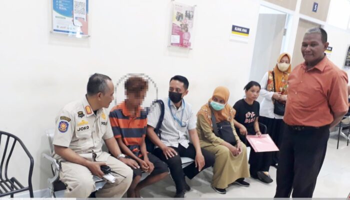 Kecanduan Lem dan Positif Napza, Satpol PP Surabaya Bantu Rehab ke RSJ Menur