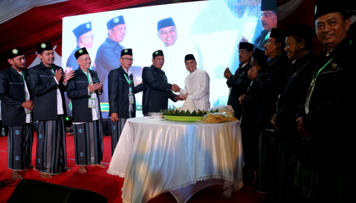 Wali Kota Eri Cahyadi Lantik dan Resmikan Kantor Forum Musyawarah Kiai Kampung Nusantara Surabaya