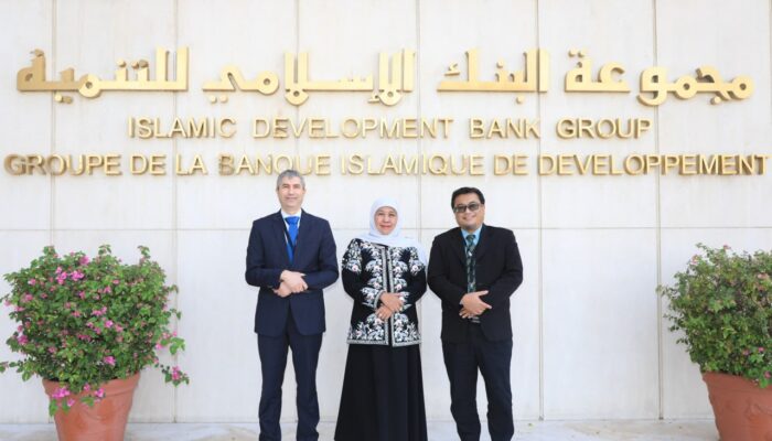 Gubernur Khofifah Jajaki Kerja Sama dengan Islamic Development Bank di Jeddah