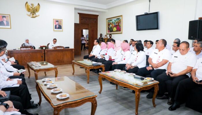 Gubernur Khofifah Fokuskan Peningkatan Pendapatan Daerah untuk Maksimalkan Pembangunan