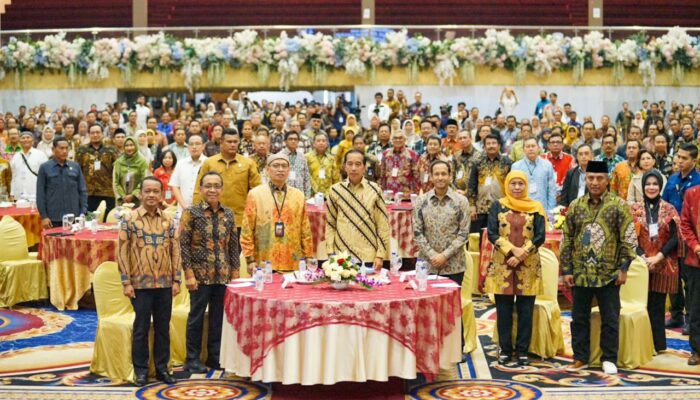 Gubernur Khofifah Dampingi Presiden Buka Konvensi Kampus XXIX dan Temu Tahunan XXV Forum Rektor Indonesia