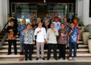 Selaraskan Sistem Pemerintahan, Ketua Dewan Pengurus APEKSI Eri Cahyadi Bagi Ilmu dengan Wali Kota Ternate