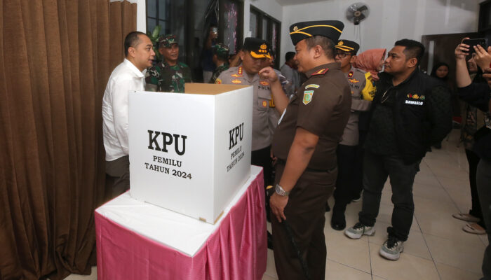 Wali Kota Eri Cahyadi bersama Forkopimda Surabaya Keliling TPS