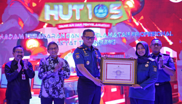 Roti 7 Lapis DPKP Surabaya Jadi Percontohan Nasional di HUT ke-105 Damkar