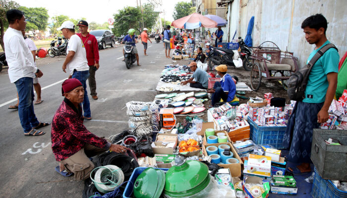 Tata Kawasan Ampel, Pemkot Surabaya Relokasi Pedagang  ke Kalimas Timur