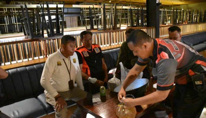Satpol PP Surabaya Temukan Kelab Malam yang Jual Mihol saat Ramadan