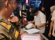 Masih Nekat Jual Mihol saat Ramadan, 2 RHU Disegel Satpol PP Surabaya