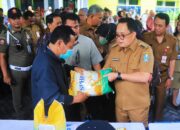 Pj. Gubernur Adhy Pastikan Stok dan Harga Bahan Pokok di Jatim Stabil Jelang Idul Fitri 2024