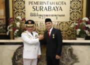Pertama dalam Sejarah, Eri Cahyadi Jadi Wali Kota Surabaya Pertama yang Terima Satyalancana Karya Bhakti Praja Nugraha dari Presiden RI