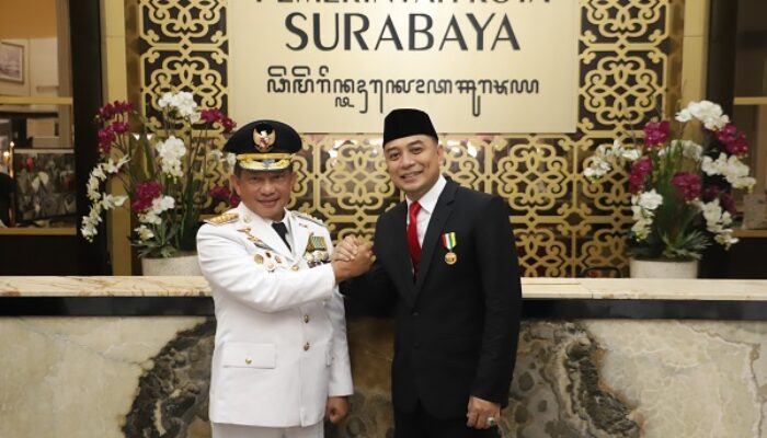 Pertama dalam Sejarah, Eri Cahyadi Jadi Wali Kota Surabaya Pertama yang Terima Satyalancana Karya Bhakti Praja Nugraha dari Presiden RI