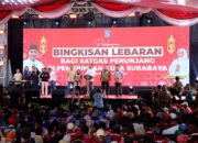 Wali Kota Eri Cahyadi Bagikan Bingkisan Lebaran kepada 14 Ribu Satgas Penunjang Pemkot Surabaya