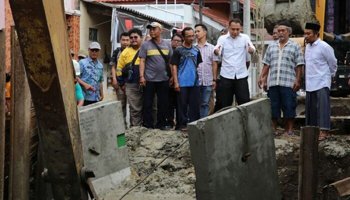 Antisipasi Banjir, Wali Kota Eri Cahyadi Buka Dam-Hentikan Sementara Proyek Saluran Dukuh Kupang