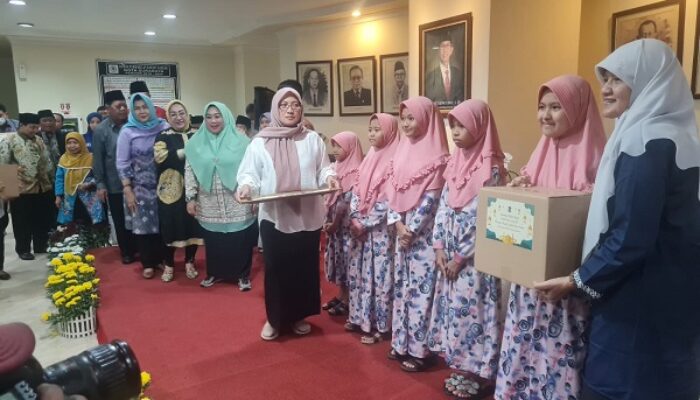 DPRD Surabaya Gelar Acara Bukber dan Santunan Anak Yatim Piatu