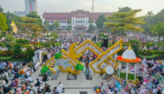 Pemkot Surabaya Gelar Shalat Idul Fitri di Taman Surya