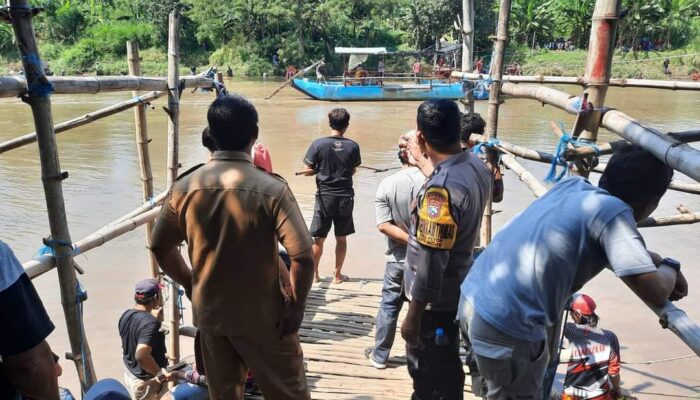 Bendungan Wlingi Serut Blitar Dibuka, Polsek Mojo Kediri Peringatkan Pencari Ikan di Sungai Brantas