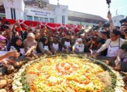 Jadi Simbol Kebersamaan Warga Surabaya, Festival Rujak Uleg 2024 Sukses Digelar di Balai Kota