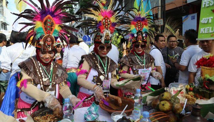 Digelar di Taman Surya, Festival Rujak Uleg HJKS ke-731 Libatkan Ratusan Peserta dari Masyarakat